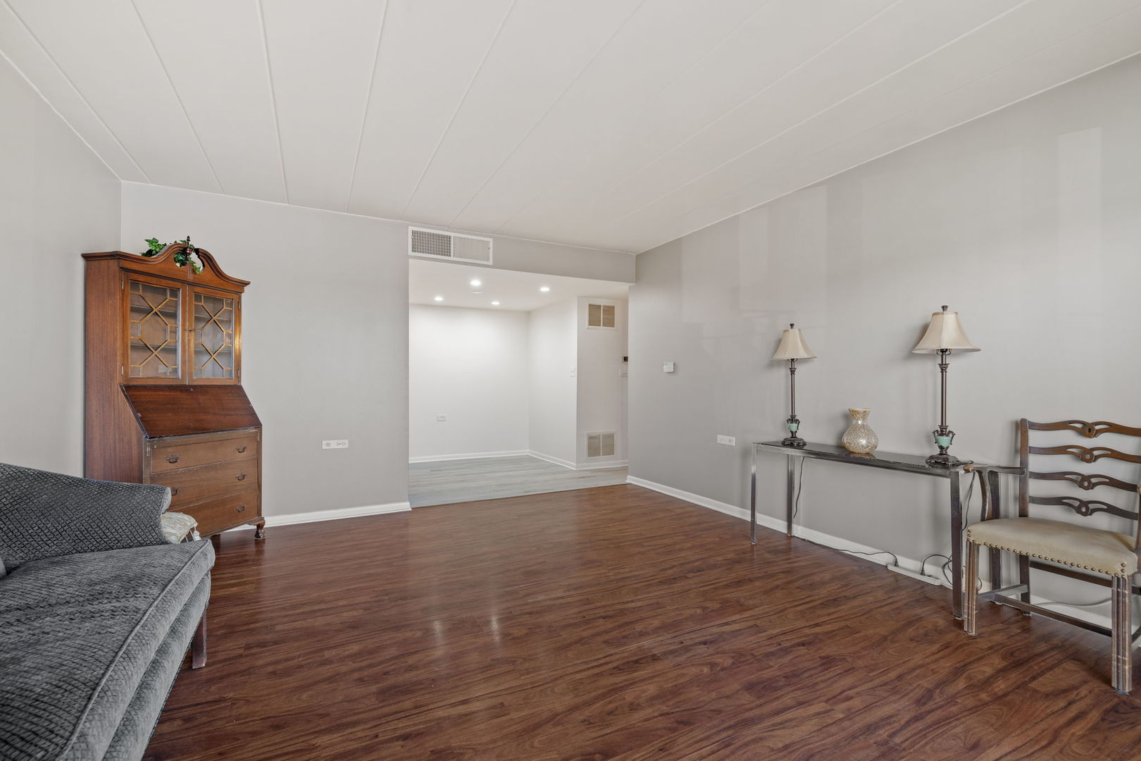 5540 Walnut Avenue 6B