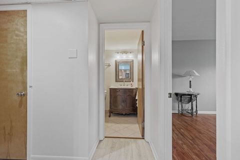 Tiny photo for 5540 Walnut Avenue #6B, Downers Grove, IL 60515 (MLS # 12514240)