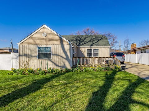 Photo of 14624 Kenton Avenue, Midlothian, IL 60445 (MLS # 12668295)