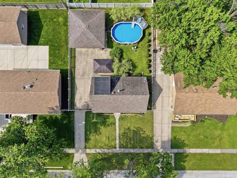Tiny photo for 7036 Oxford Street, Bridgeview, IL 60455 (MLS # 12688852)