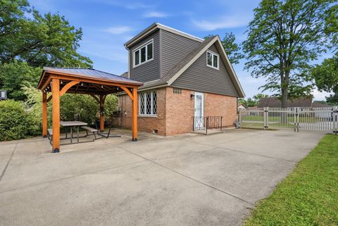 Tiny photo for 7036 Oxford Street, Bridgeview, IL 60455 (MLS # 12688852)