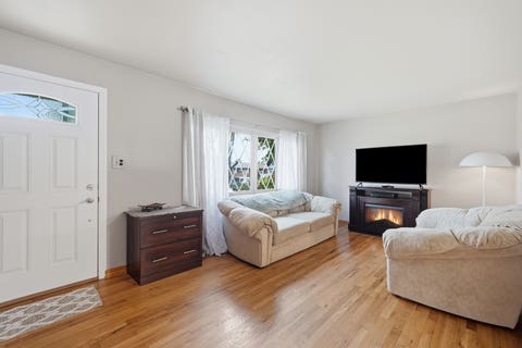 Tiny photo for 7036 Oxford Street, Bridgeview, IL 60455 (MLS # 12688852)