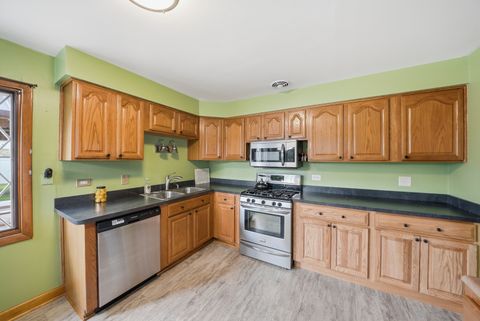Tiny photo for 7036 Oxford Street, Bridgeview, IL 60455 (MLS # 12688852)