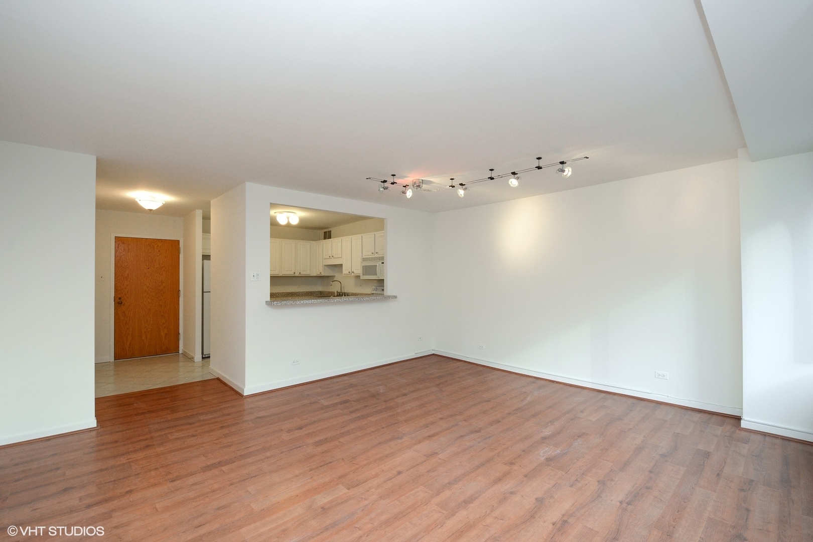 211 E Ohio Street 804