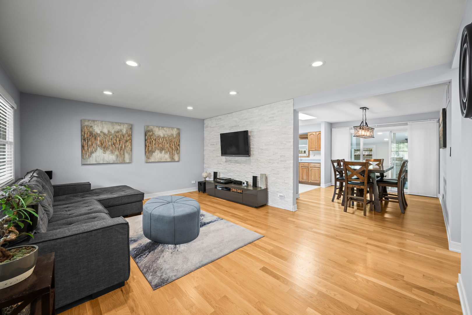 685 MAPLE Court