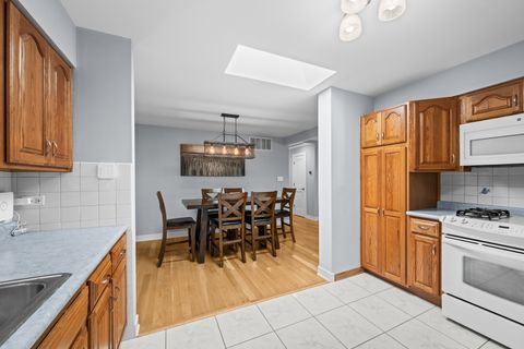Tiny photo for 685 MAPLE Court, Elk Grove Village, IL 60007 (MLS # 12492088)