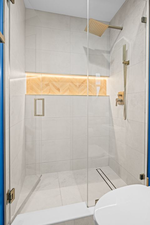 Tiny photo for 685 MAPLE Court, Elk Grove Village, IL 60007 (MLS # 12492088)