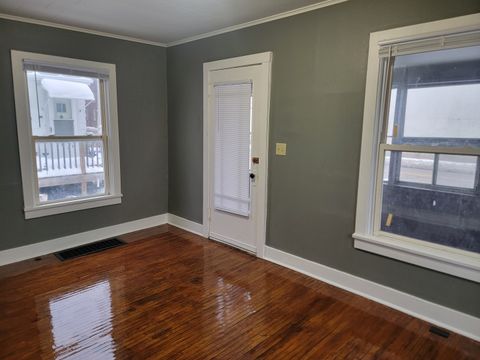 Tiny photo for 406 E Oakland Avenue, Bloomington, IL 61701 (MLS # 12524898)