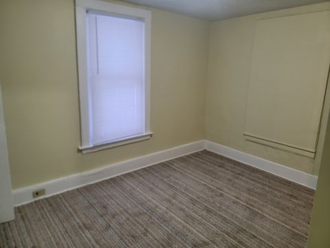 Tiny photo for 406 E Oakland Avenue, Bloomington, IL 61701 (MLS # 12524898)