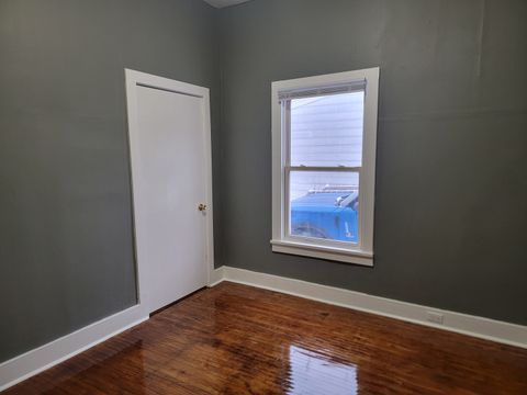 Tiny photo for 406 E Oakland Avenue, Bloomington, IL 61701 (MLS # 12524898)