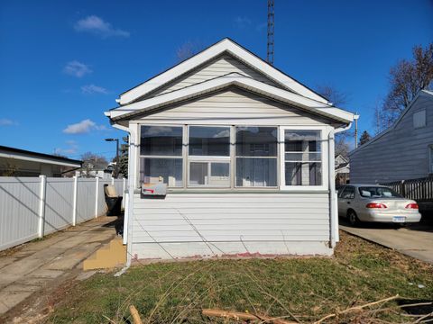 Tiny photo for 406 E Oakland Avenue, Bloomington, IL 61701 (MLS # 12524898)