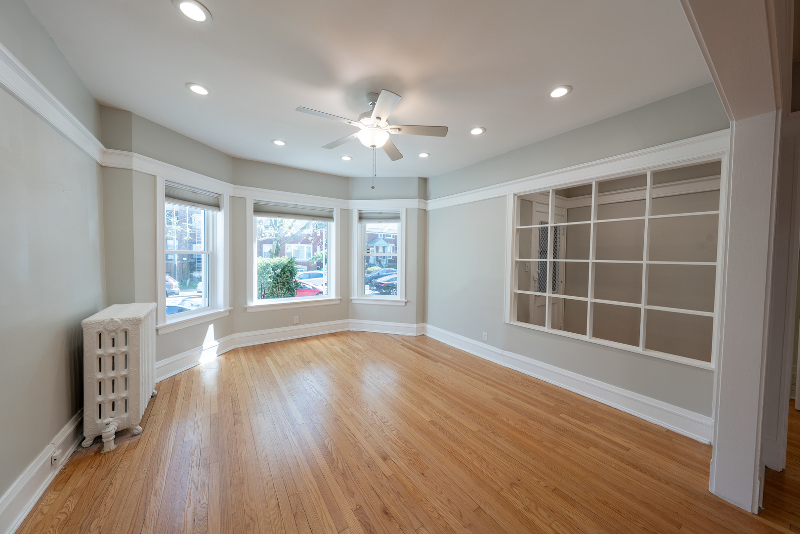 1460 W Foster Avenue 1