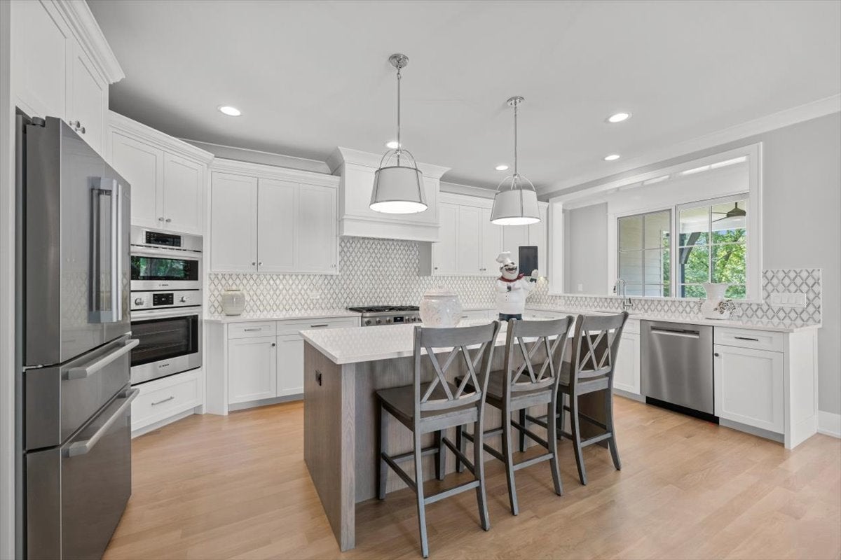 6210 Clarendon Hills (Lot 2) Road