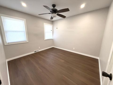 Tiny photo for 215 N Ohio Street, Aurora, IL 60505 (MLS # 12619287)