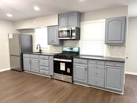 Tiny photo for 215 N Ohio Street, Aurora, IL 60505 (MLS # 12619287)