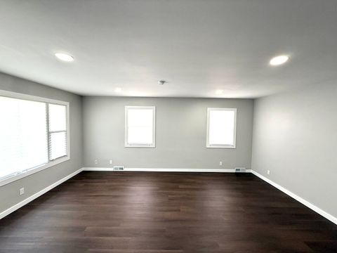 Tiny photo for 215 N Ohio Street, Aurora, IL 60505 (MLS # 12619287)