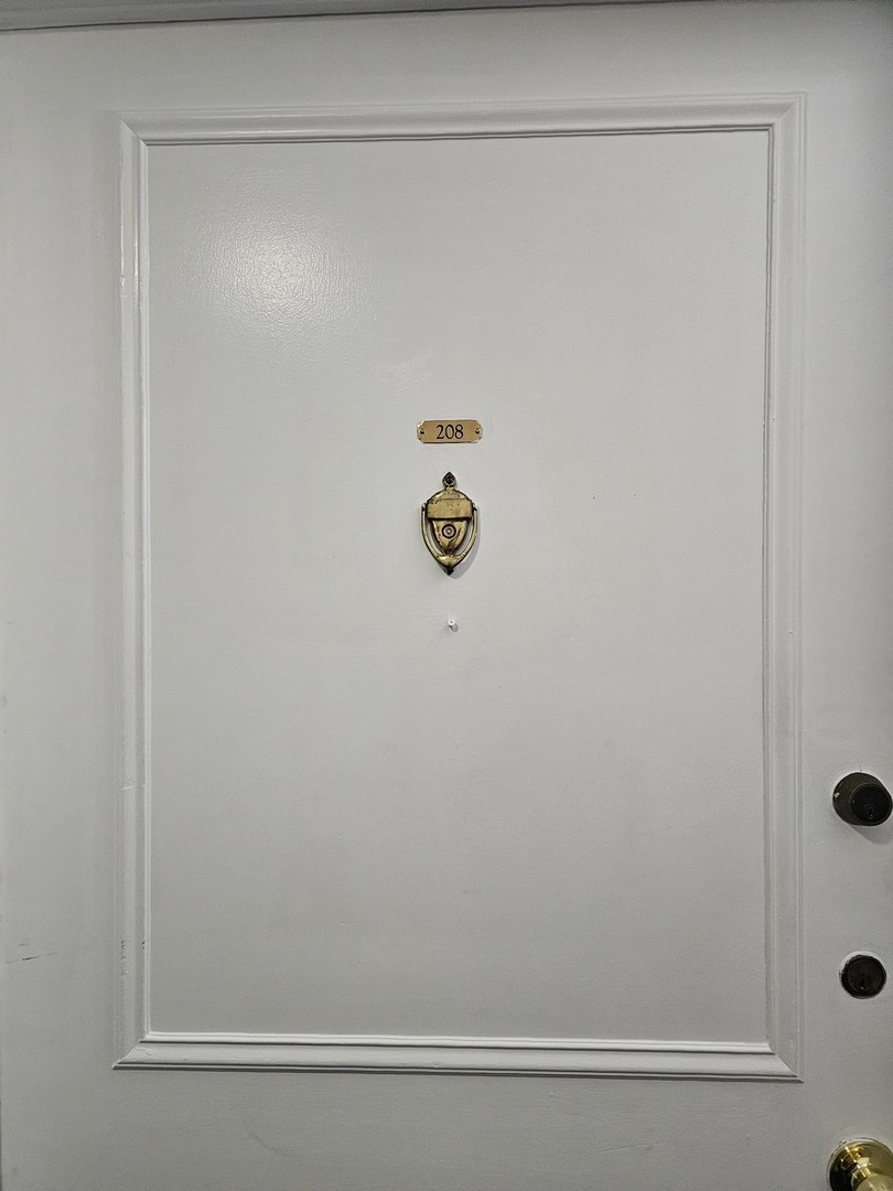 922 Old Willow Road 208