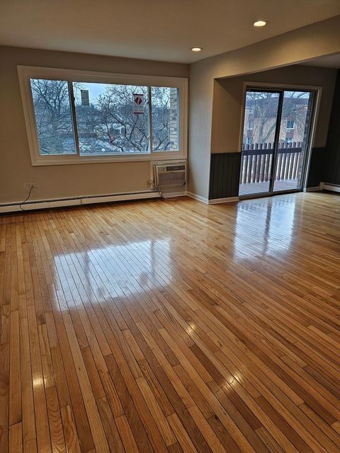 Tiny photo for 922 Old Willow Road #208, Prospect Heights, IL 60070 (MLS # 12609897)