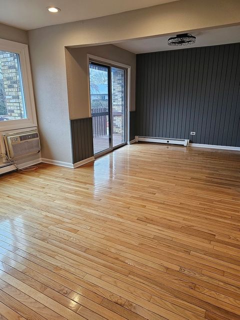 Tiny photo for 922 Old Willow Road #208, Prospect Heights, IL 60070 (MLS # 12609897)