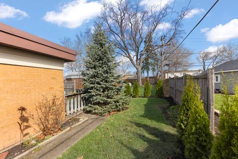 Tiny photo for 2345 Boeger Avenue, Westchester, IL 60154 (MLS # 12610531)