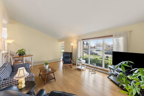 Tiny photo for 2345 Boeger Avenue, Westchester, IL 60154 (MLS # 12610531)