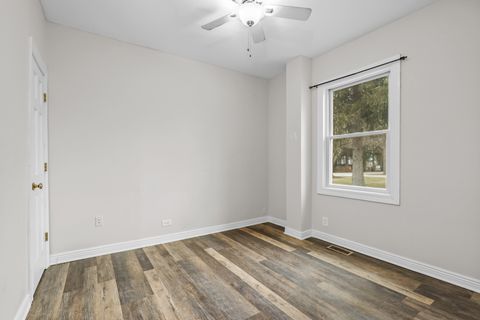 Tiny photo for 113 Gladys Avenue, Fox River Grove, IL 60021 (MLS # 12595512)