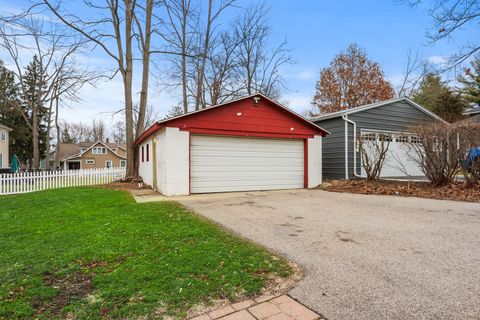 Tiny photo for 113 Gladys Avenue, Fox River Grove, IL 60021 (MLS # 12595512)