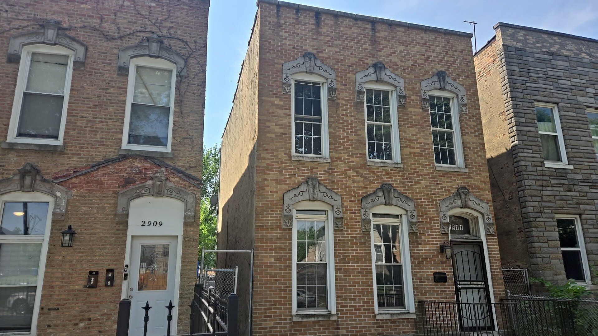 2911 W Walnut Street