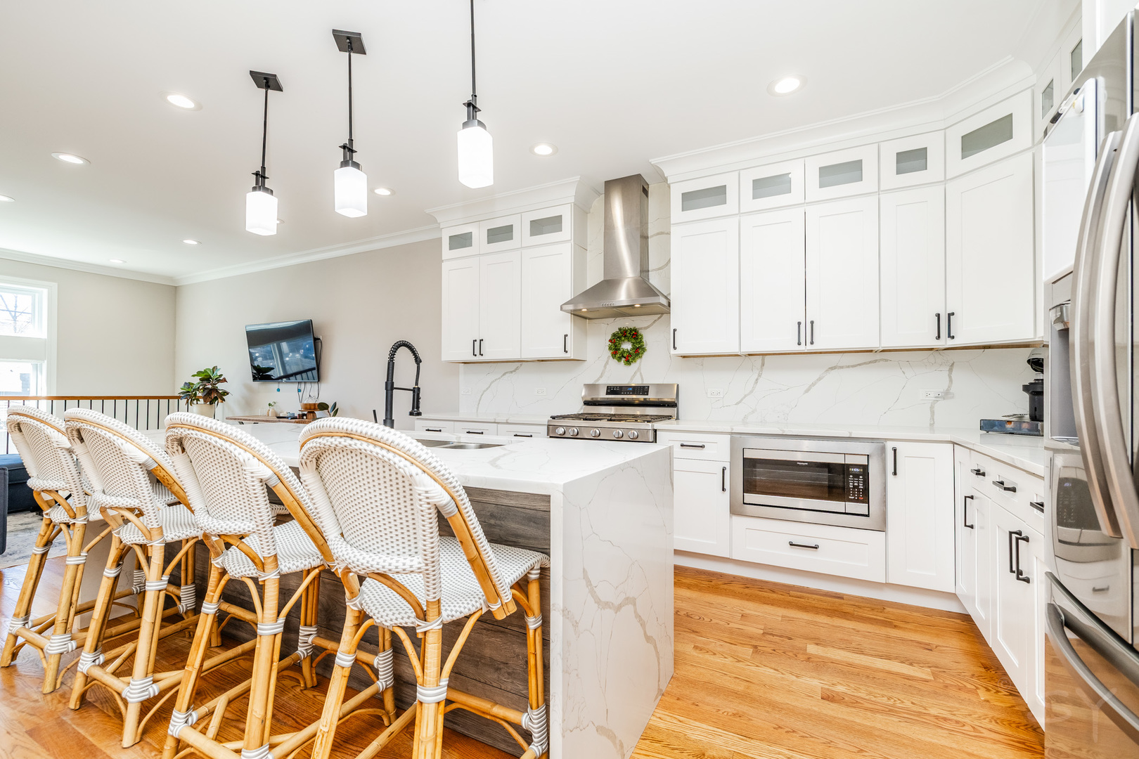 5739 W Grover Street