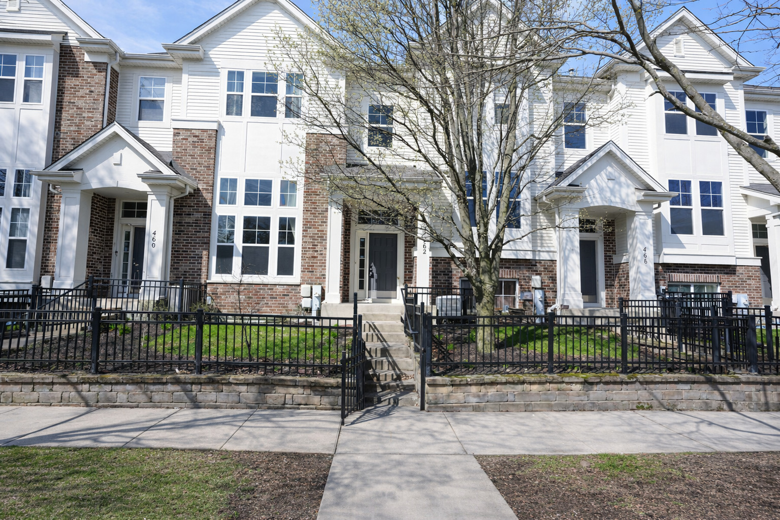 462 GROSVENOR Lane