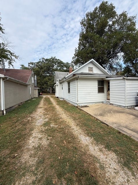 Tiny photo for 408 N 1st Street, Vandalia, IL 62471 (MLS # 12766706)