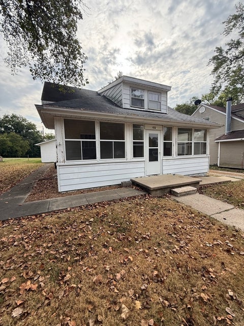 Photo of 408 N 1st Street, Vandalia, IL 62471 (MLS # 12766706)