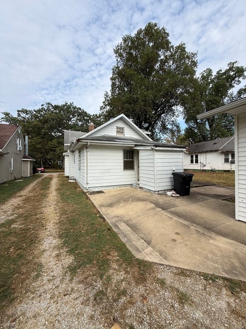 Tiny photo for 408 N 1st Street, Vandalia, IL 62471 (MLS # 12766706)