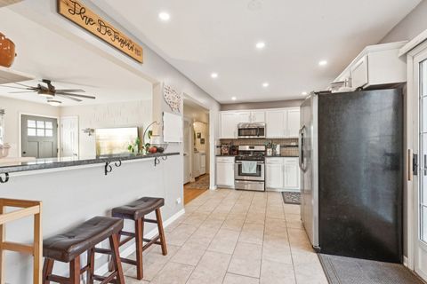 Tiny photo for 2N049 Diane Avenue, Glen Ellyn, IL 60137 (MLS # 12582341)