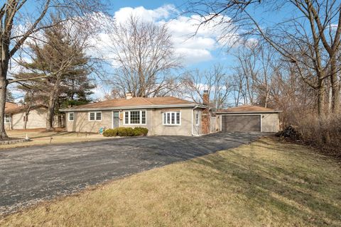 Photo of 2N049 Diane Avenue, Glen Ellyn, IL 60137 (MLS # 12582341)