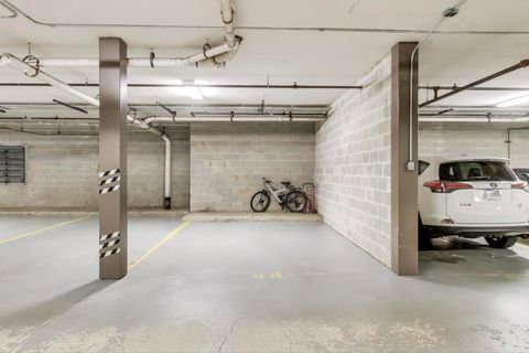 Tiny photo for 20 Trafalgar Square #203, Lincolnshire, IL 60069 (MLS # 12461408)