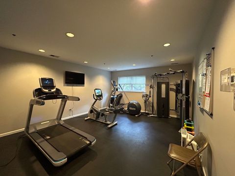 Tiny photo for 20 Trafalgar Square #203, Lincolnshire, IL 60069 (MLS # 12461408)