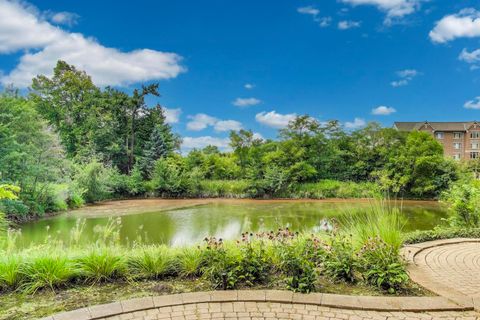 Tiny photo for 20 Trafalgar Square #203, Lincolnshire, IL 60069 (MLS # 12461408)