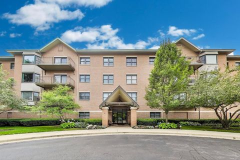 Photo of 20 Trafalgar Square #203, Lincolnshire, IL 60069 (MLS # 12461408)