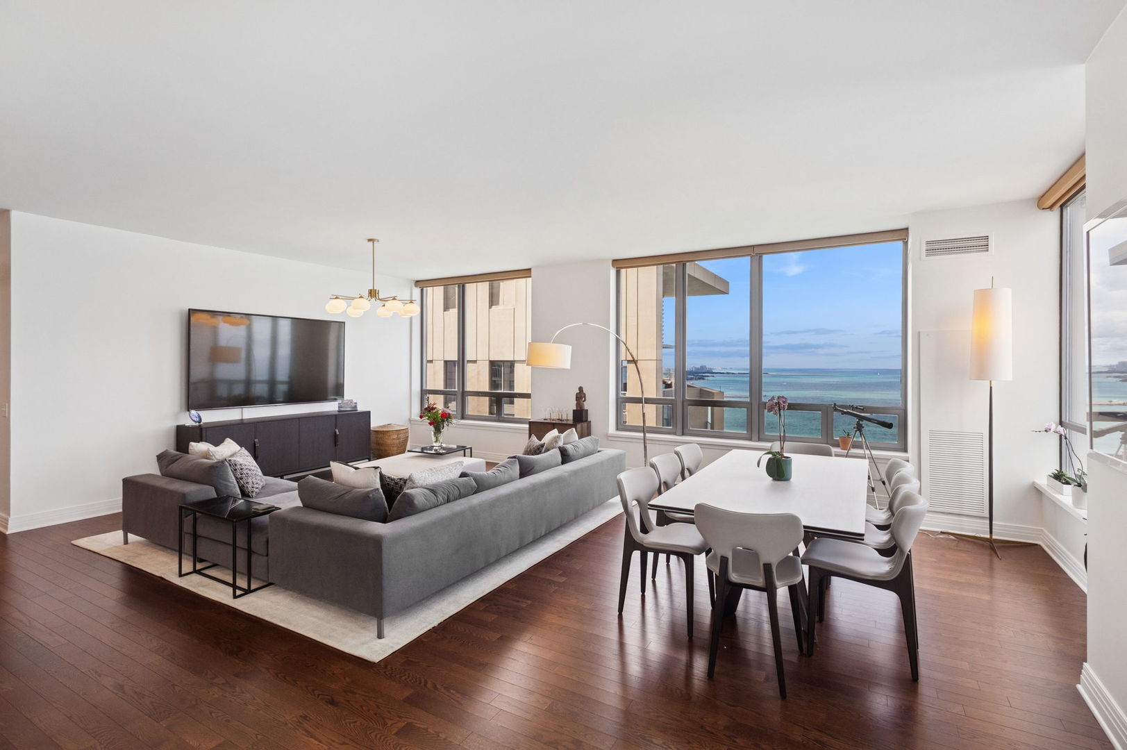 600 N Lake Shore Drive 4211