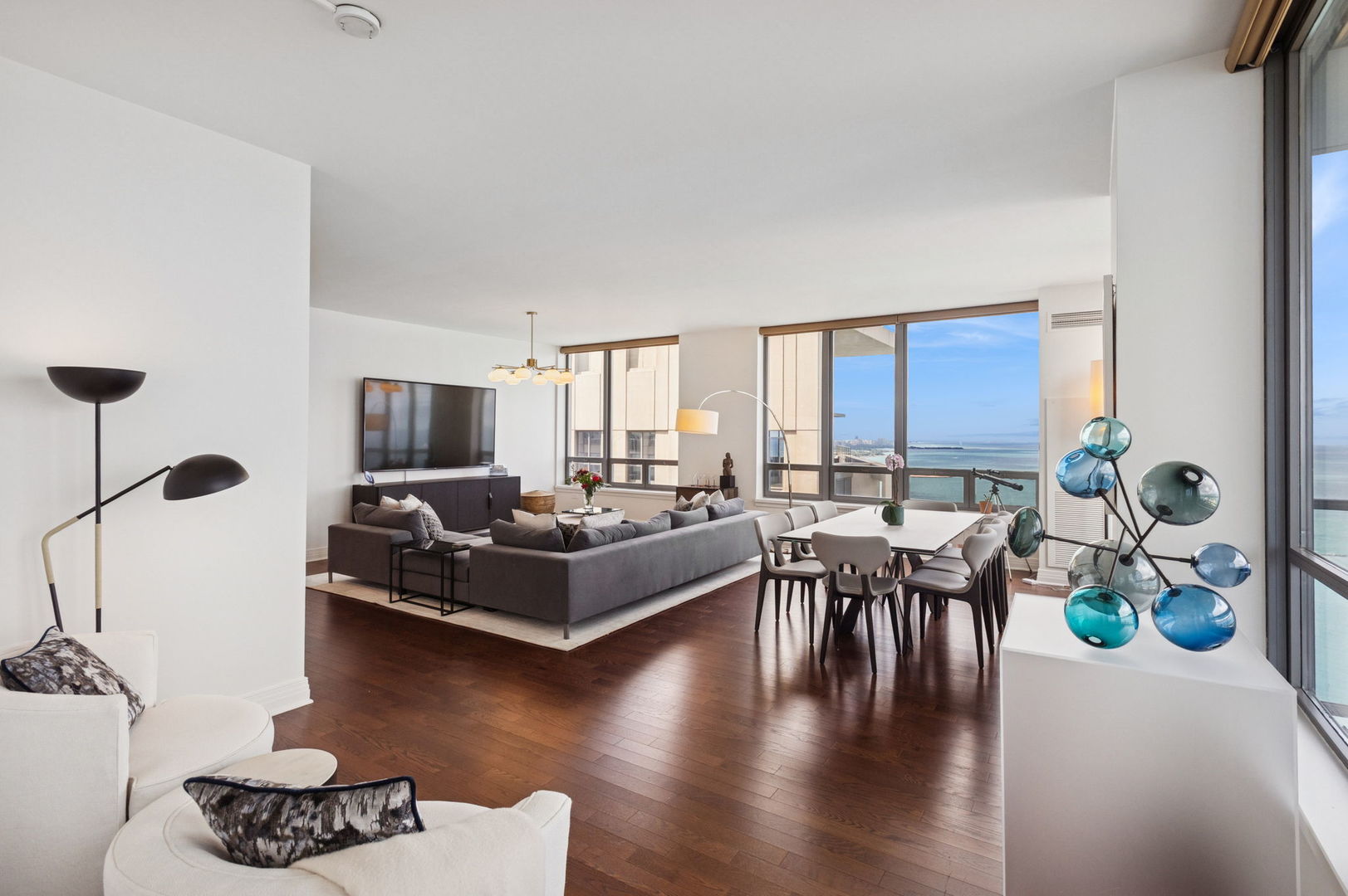 600 N Lake Shore Drive 4211