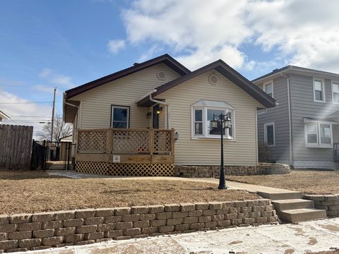 Photo of 742 26th Street, East Moline, IL 61244 (MLS # 12559193)