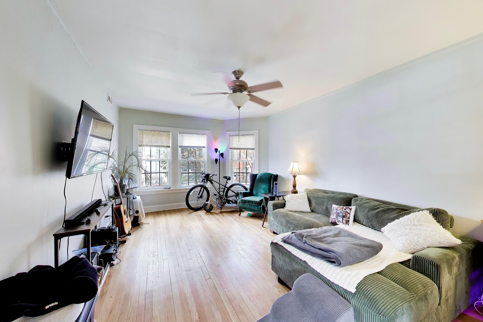 4015 N Mozart Street