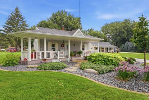 Tiny photo for 403 15th Street, Rapids City, IL 61278 (MLS # 12731642)