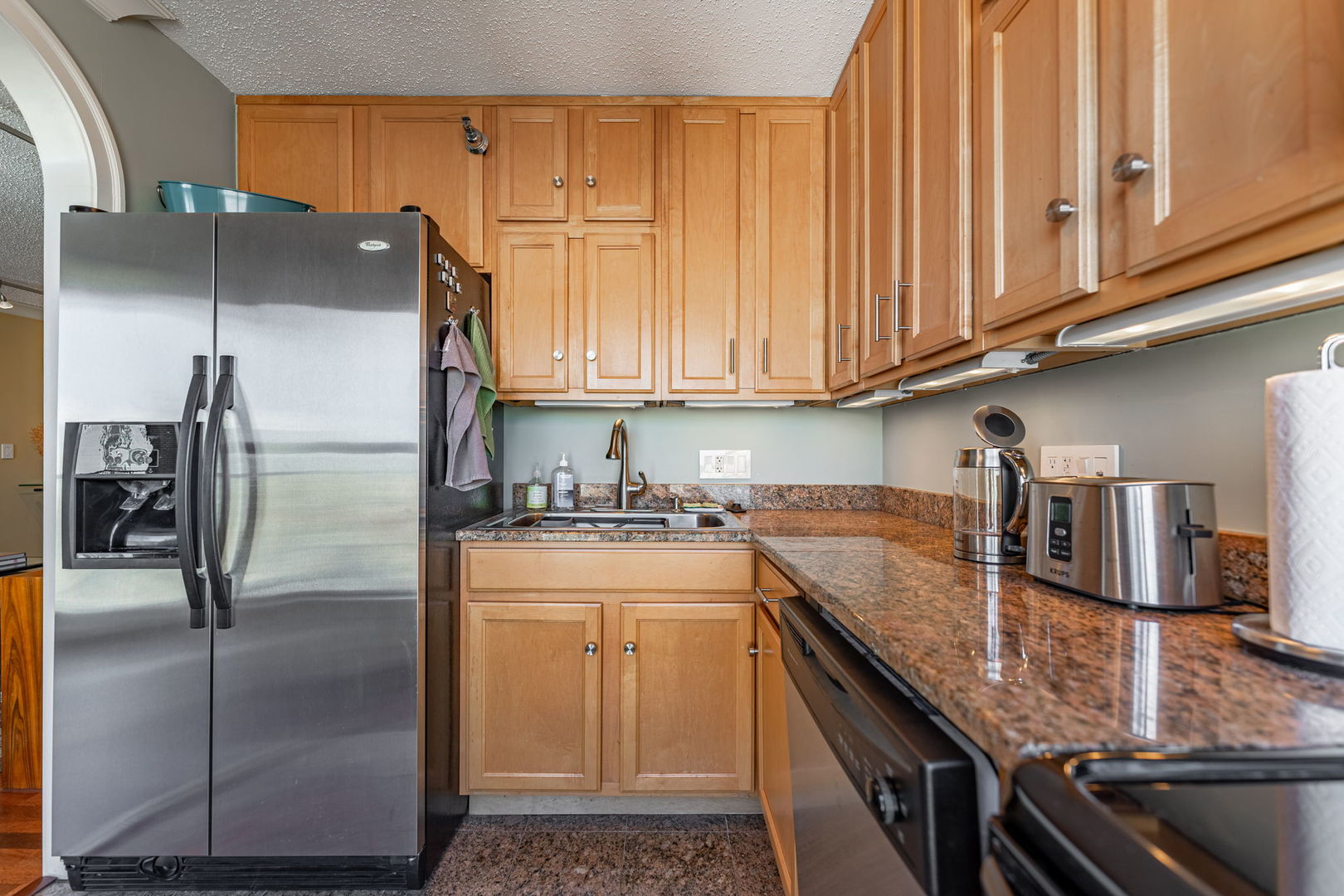 1212 N Lasalle Drive 2404