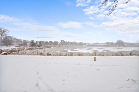 Tiny photo for 215 Lakeshore Lane, Bloomingdale, IL 60108 (MLS # 12558694)