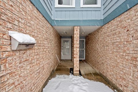 Tiny photo for 215 Lakeshore Lane, Bloomingdale, IL 60108 (MLS # 12558694)