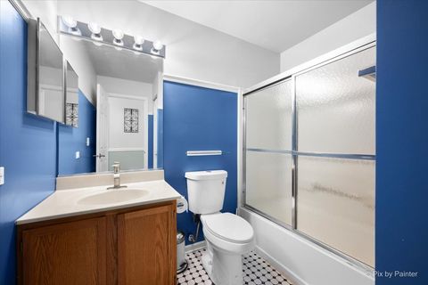 Tiny photo for 385 Woodview Circle #B, Elgin, IL 60120 (MLS # 12565156)