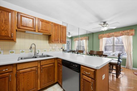 Tiny photo for 385 Woodview Circle #B, Elgin, IL 60120 (MLS # 12565156)