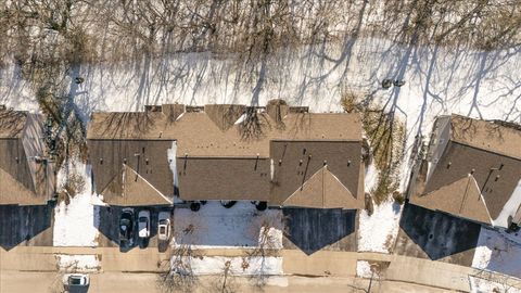 Tiny photo for 385 Woodview Circle #B, Elgin, IL 60120 (MLS # 12565156)